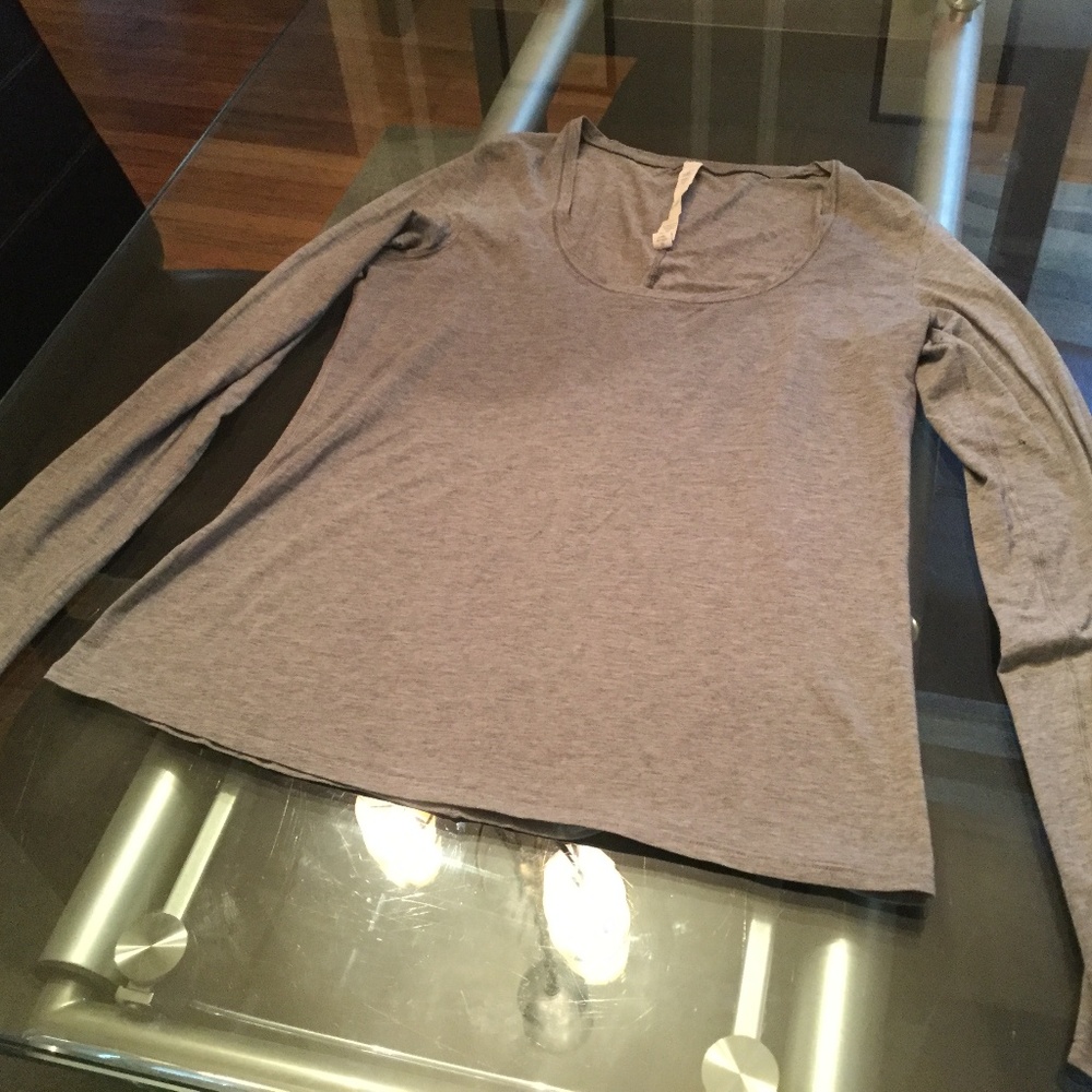 Lululemon long sleeved top - light gray, pre-loved